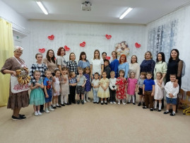 Развлечение "Мамины помощники" Развлечение "Мамины помощники".